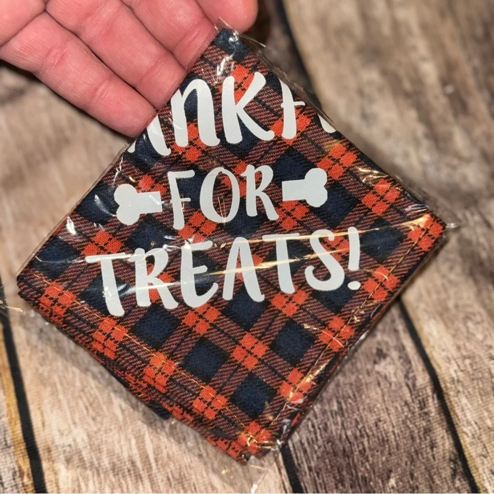 Thanksgiving Dog “Thankful for Treats“Bandana S/M- NEW